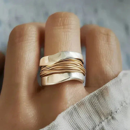 BettyRae™ - Silver ring with golden threads