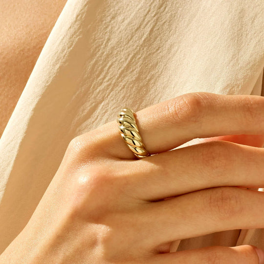 BettyRae - Croissant Ring
