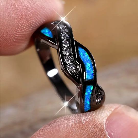 BettyRae - Thessia Lunebray Ring White Gold