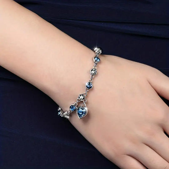 BettyRae - Ocean Heart Glow Bracelet White Gold