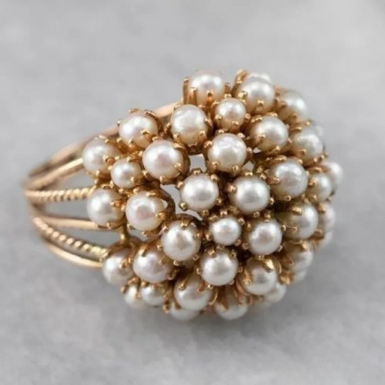 BettyRae - Inlaid Pearls Look Ring