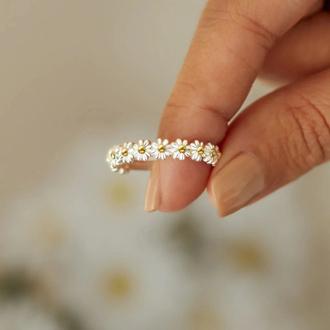 BettyRae - Luxurious Floral Ring