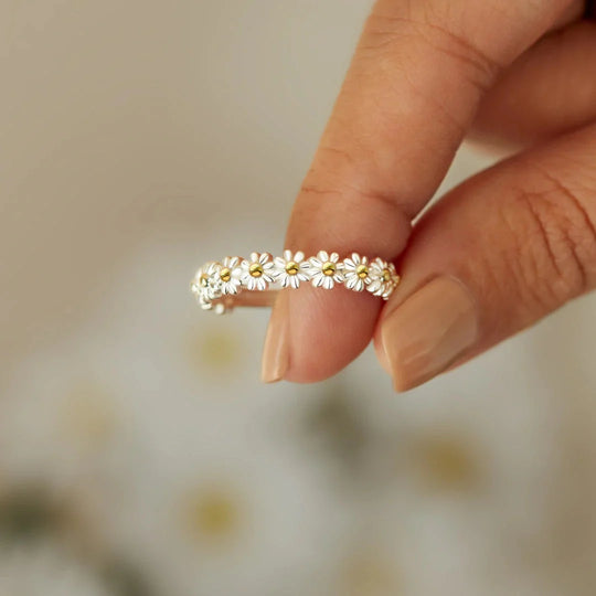 BettyRae - Luxurious Floral Ring