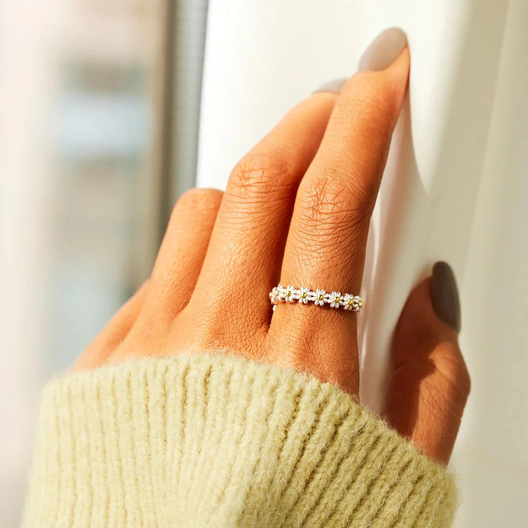 BettyRae - Luxurious Floral Ring