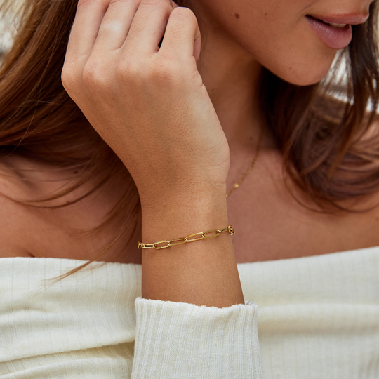 BettyRae - Clip Gold Bracelet