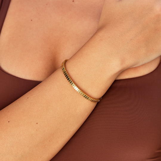 BettyRae - Gold Bangle