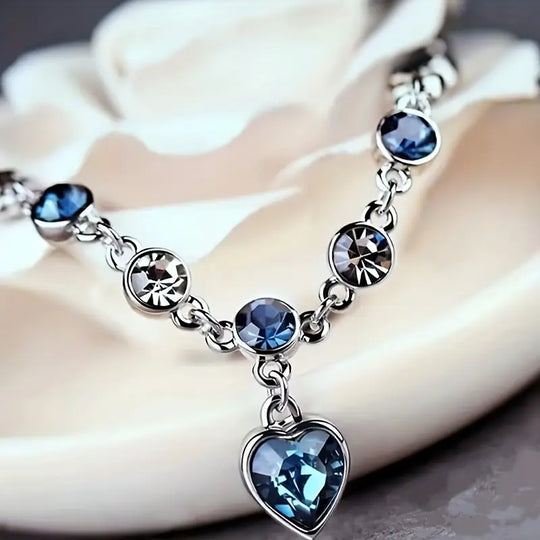 BettyRae - Ocean Heart Glow Bracelet White Gold