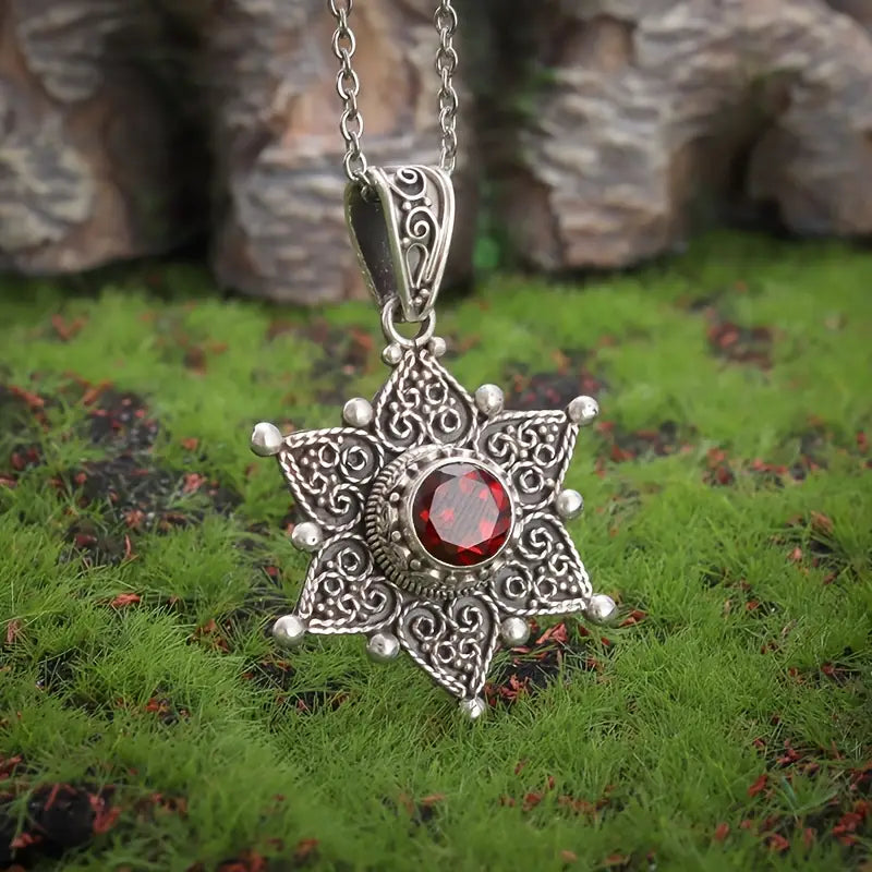 BettyRae - Carmalyth Necklace White Gold