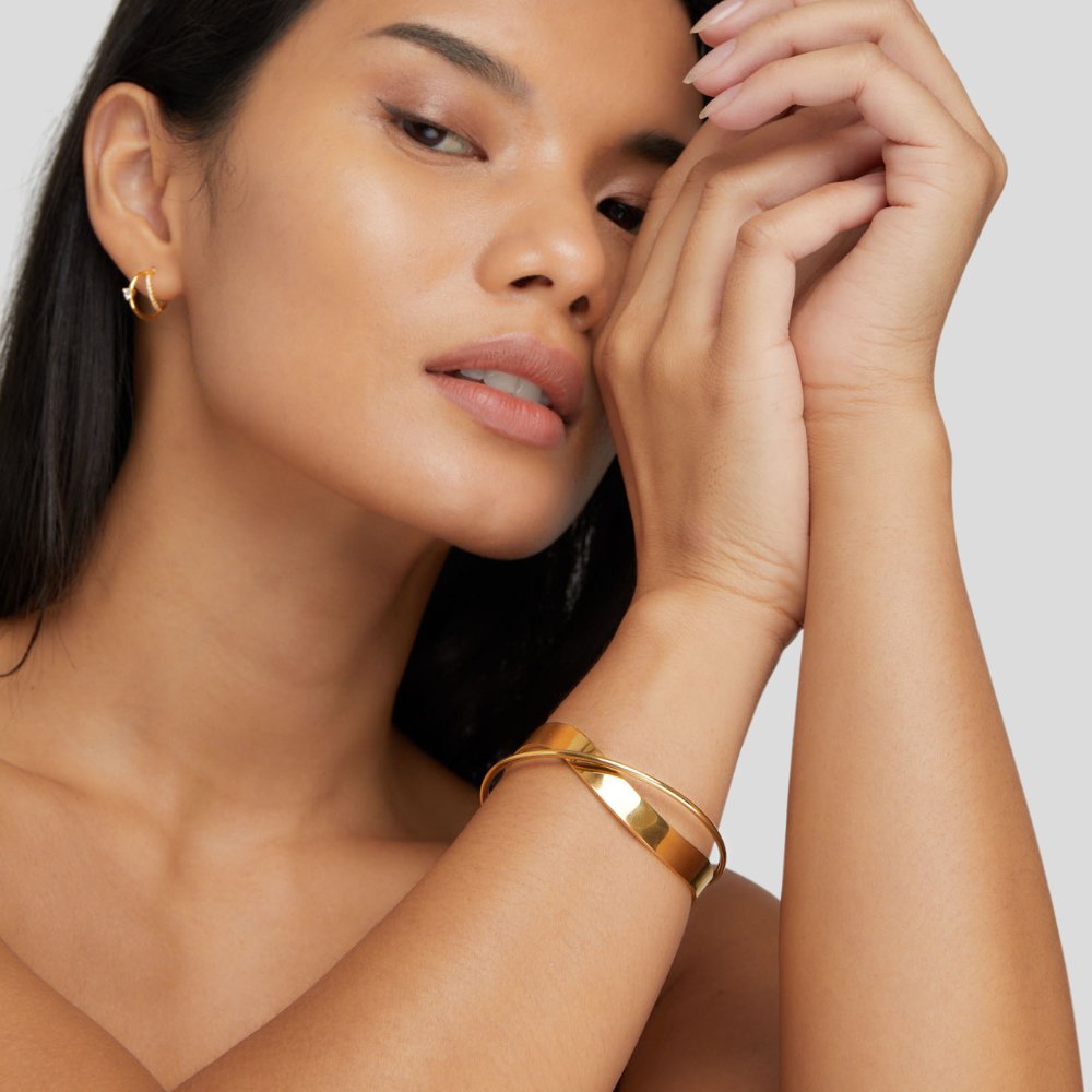 BettyRae - Unique Gold Bangle