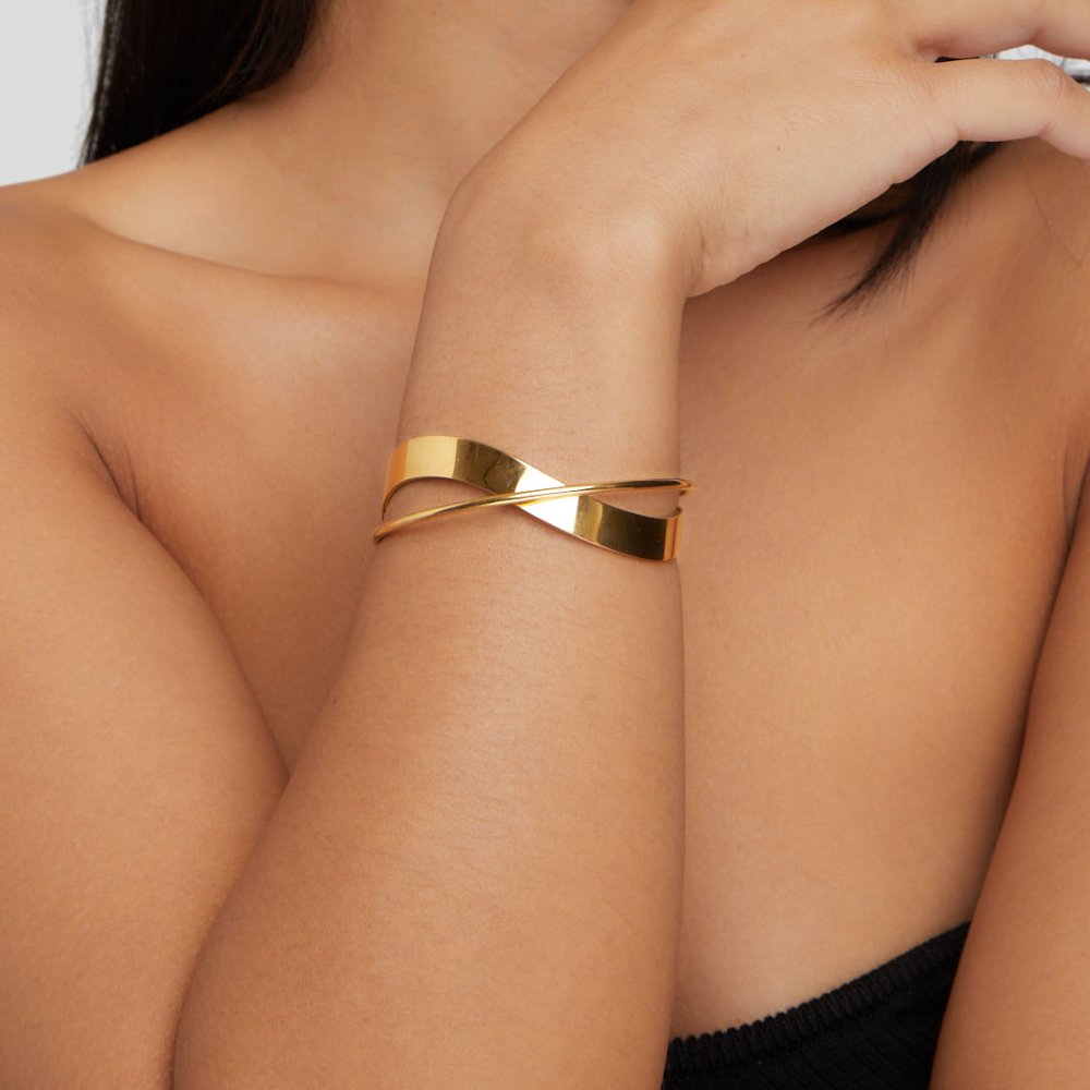 BettyRae - Unique Gold Bangle