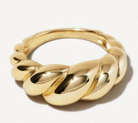 BettyRae - Croissant Ring