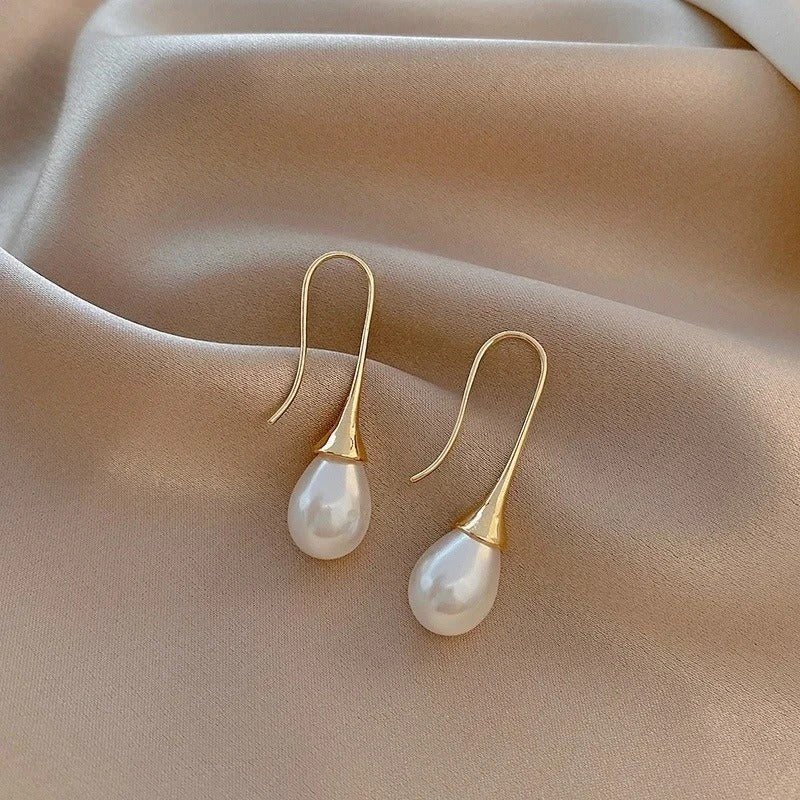BettyRae - Classic Pearl Earrings