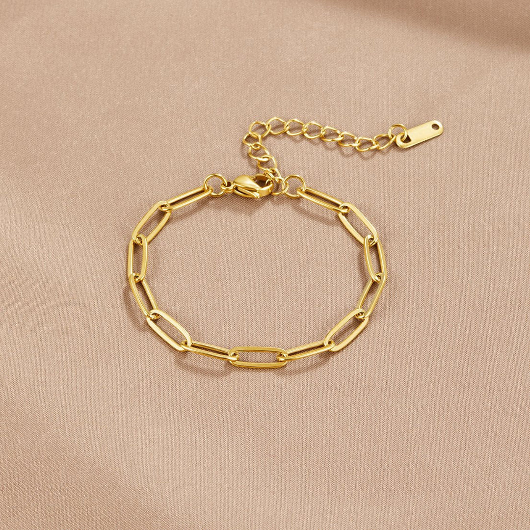 BettyRae - Clip Gold Bracelet