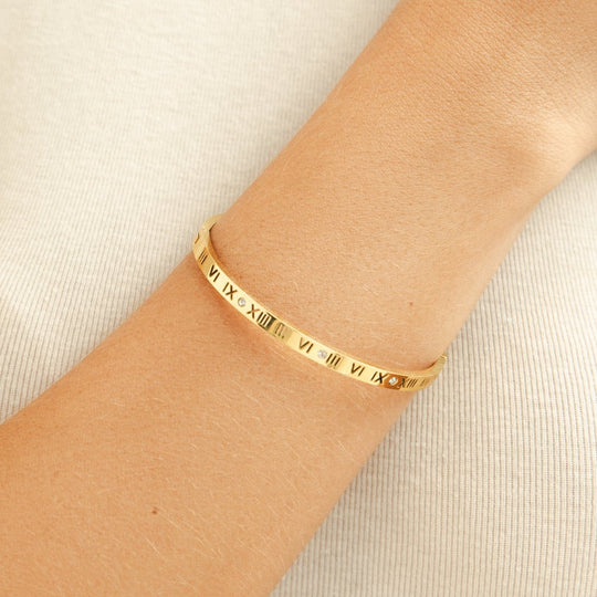 BettyRae - Roman Golden Bangle